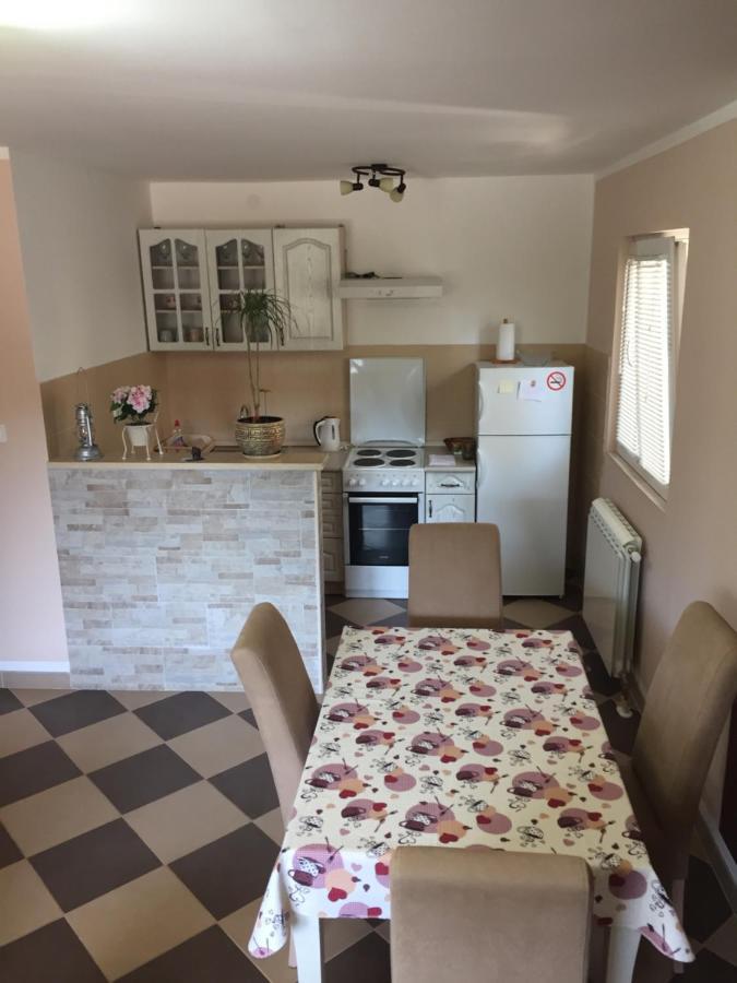 Apartment Elena Tivat Buitenkant foto