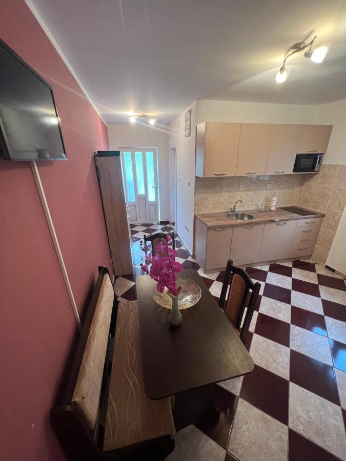 Apartment Elena Tivat Buitenkant foto