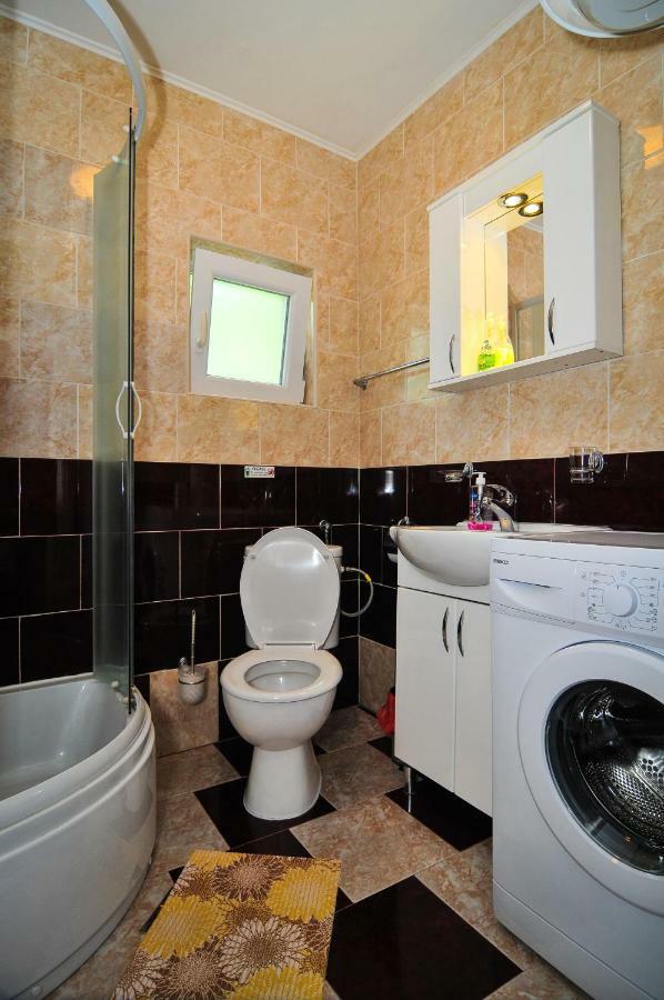 Apartment Elena Tivat Buitenkant foto