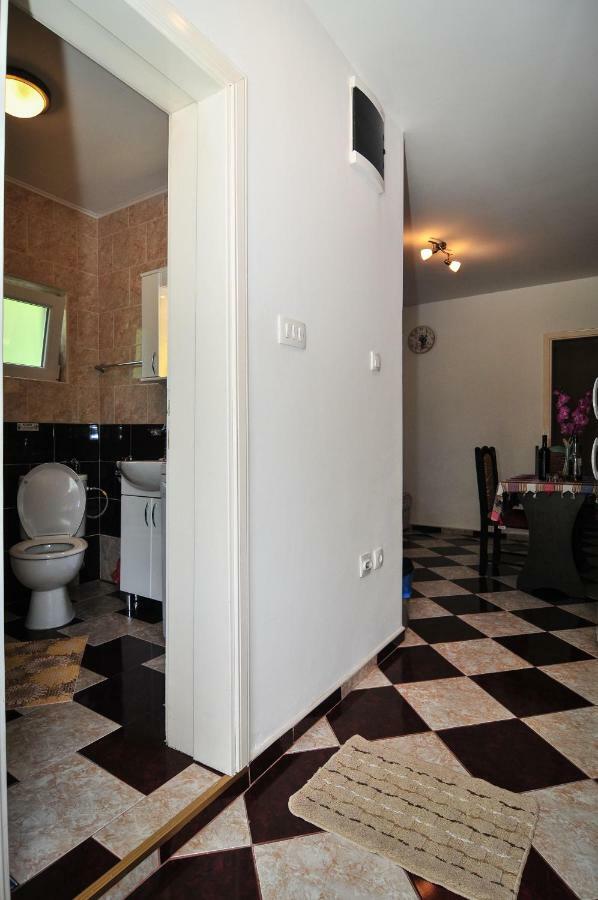 Apartment Elena Tivat Buitenkant foto