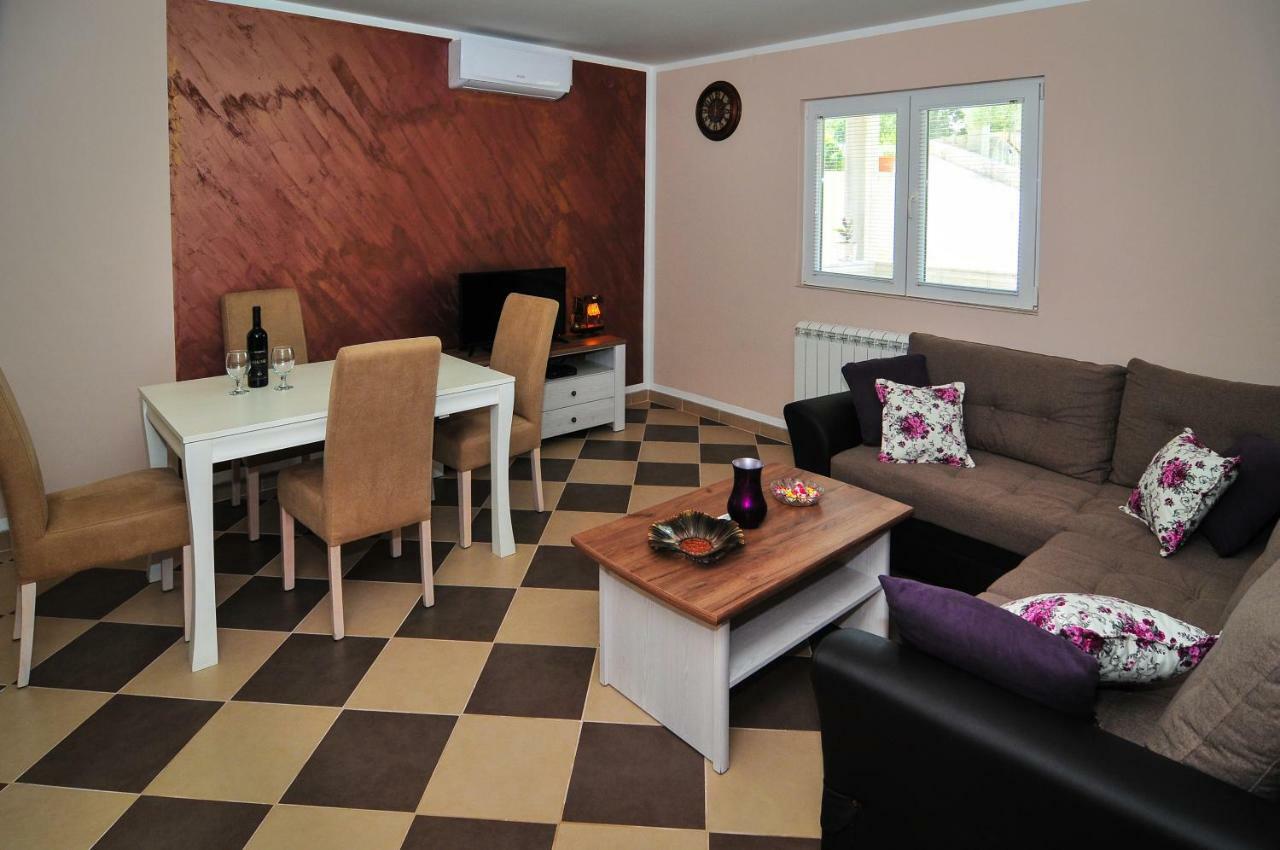 Apartment Elena Tivat Buitenkant foto
