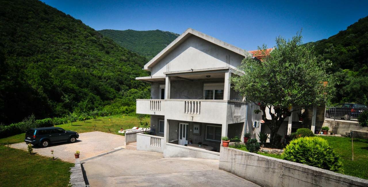 Apartment Elena Tivat Buitenkant foto