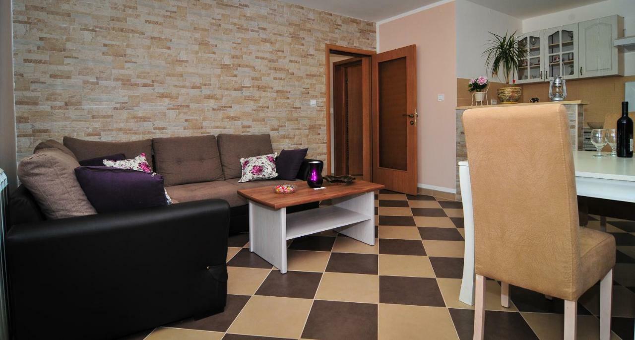 Apartment Elena Tivat Buitenkant foto